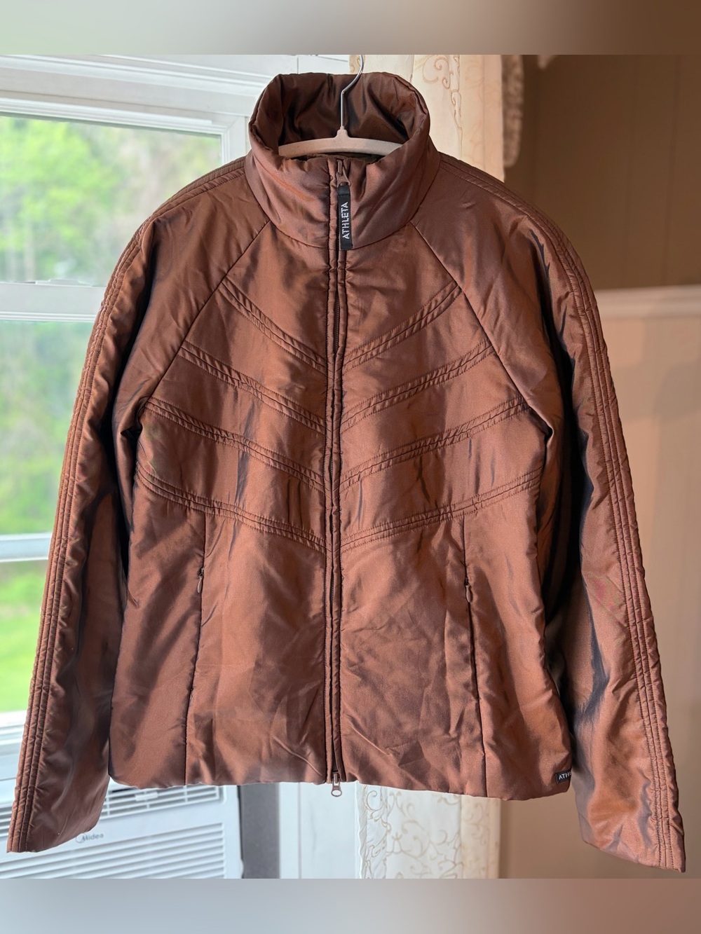 Athleta Lightweight Bronze Quilted Jacket Sporty Outdoors Metallic Gorpcore Sz M